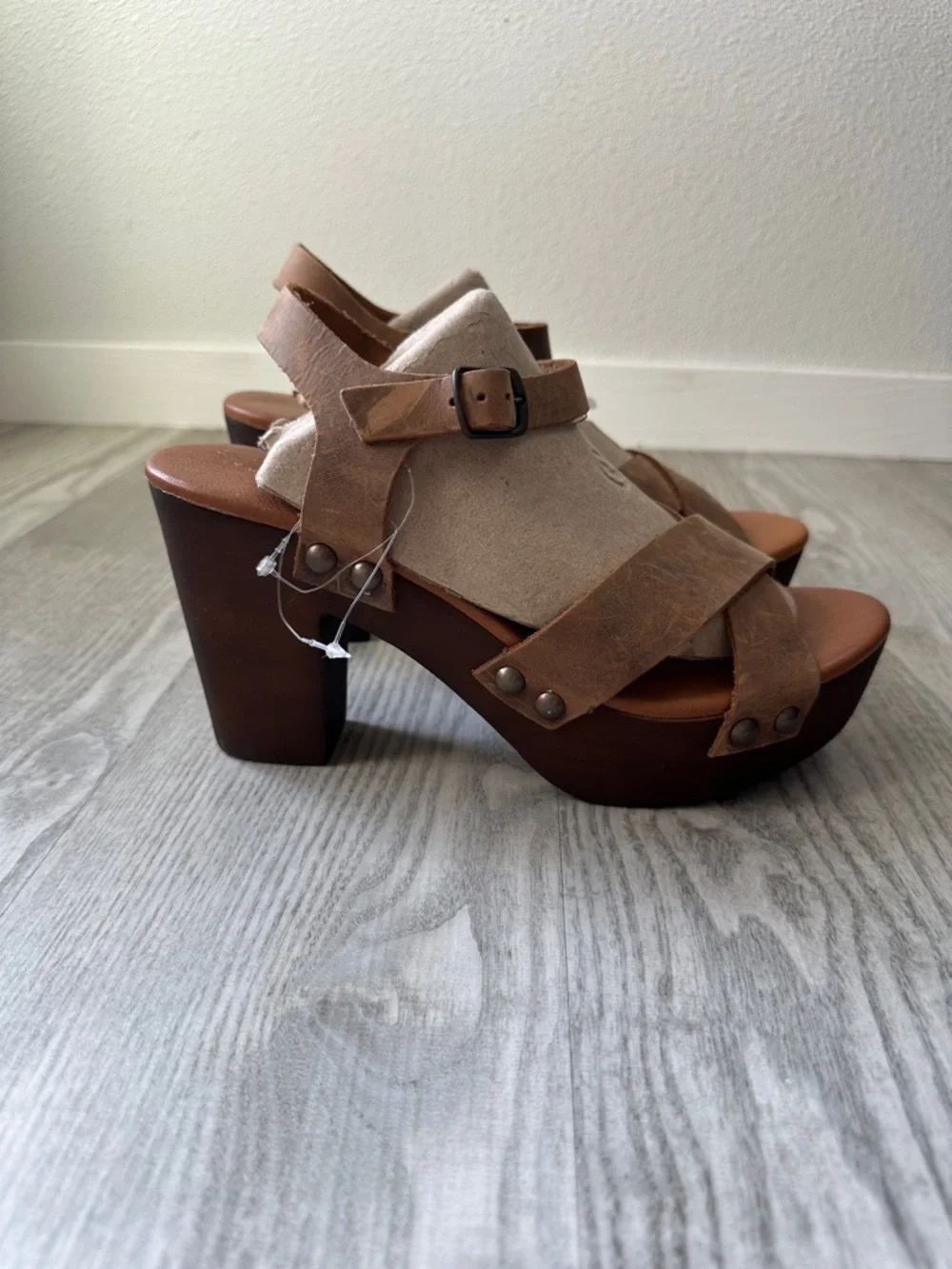 Sophia Milano stylish brown